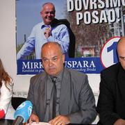Gradonačelnik Slavonskog Broda, Mirko Duspara, sa svojim zamjenicima