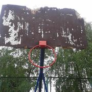 Koševi na košarkaškom igralištu u brodskom Naselju Slavonija I