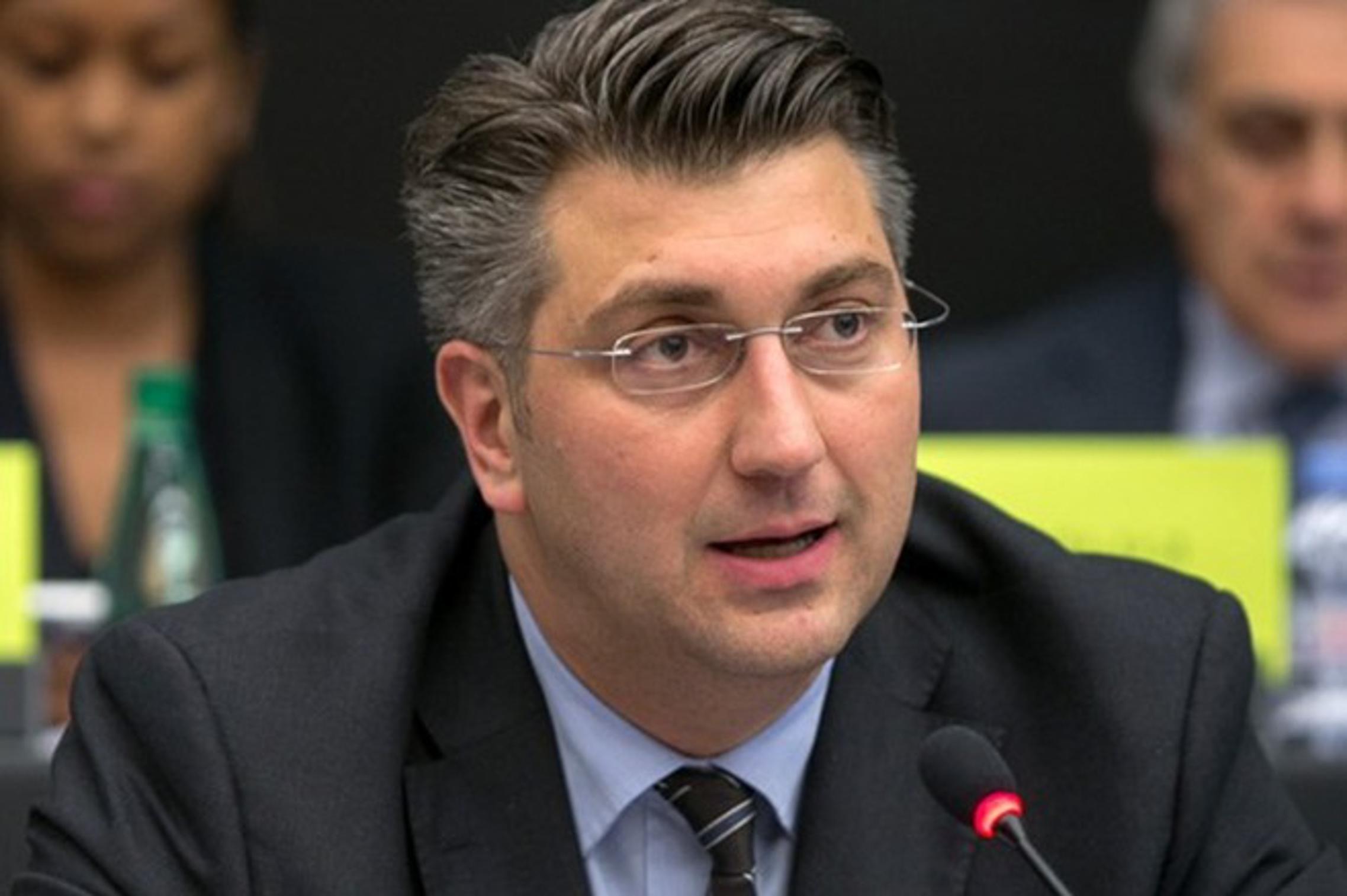 Andrej Plenković, HDZ-ov zastupnik u Europskom parlamentu
