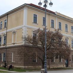 Zgrada Strojarskog fakulteta u Slavonskom Brodu u kojoj se nalazi Ured rektora