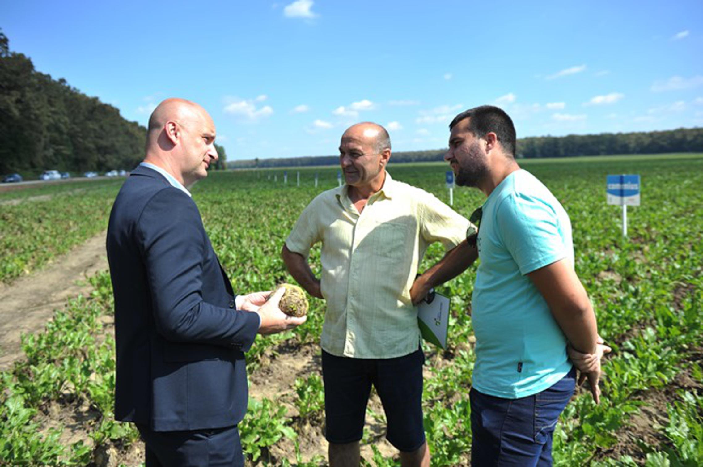 Ministar Tomislav Tolušić s poljoprivrednicima