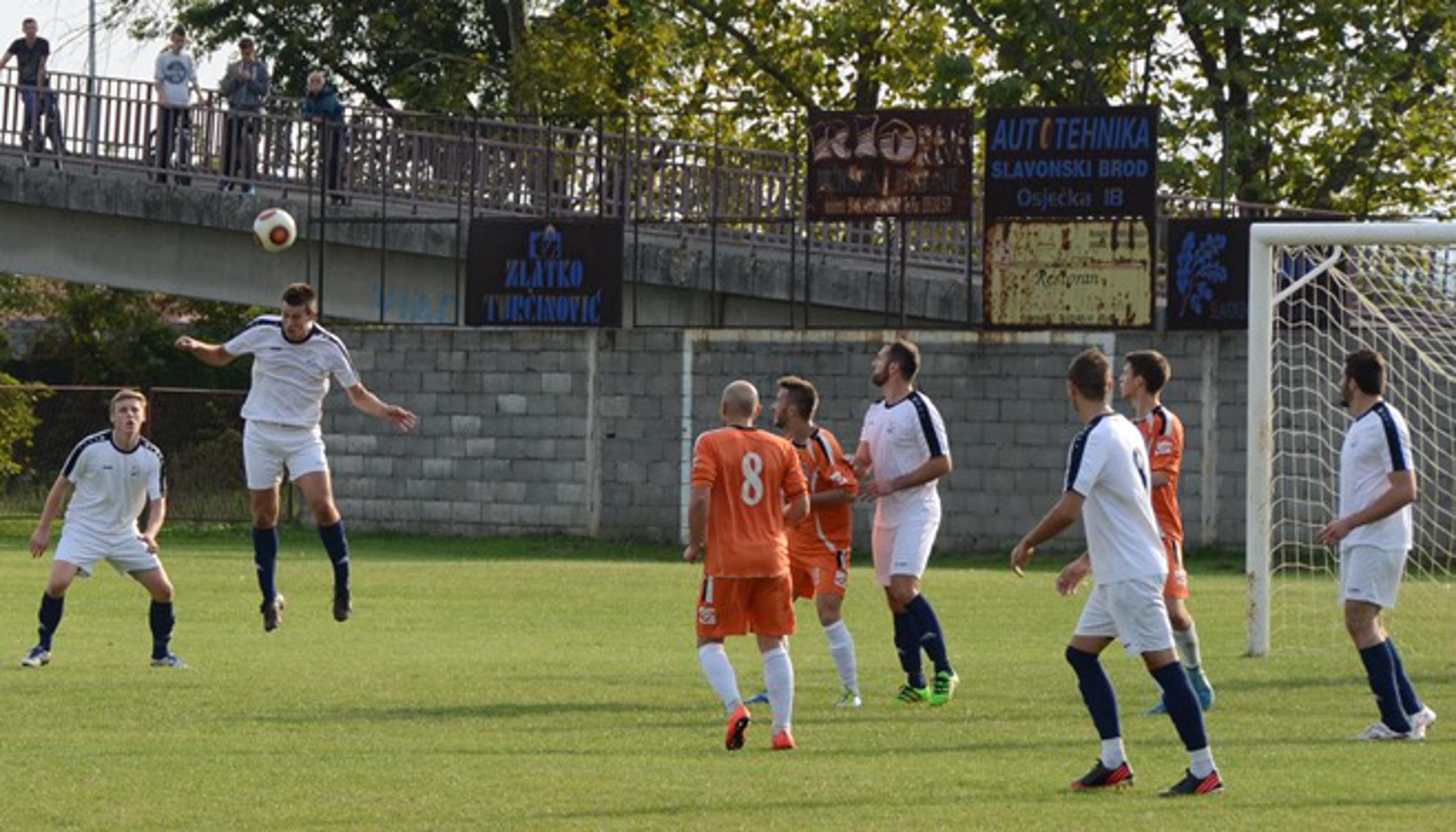 Graničar (bijeli) je u Jurjevcu utakmicu izgubio u 90. minuti.