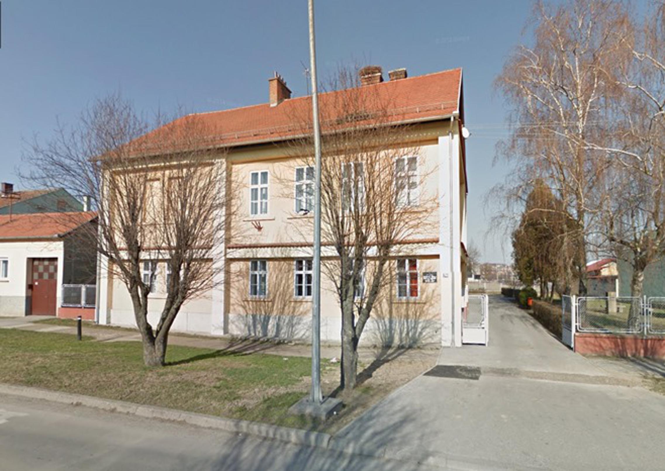 Školska zgrada u Brodskom Varošu