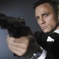 Što je James Bond spram naših elegantnih zastupnika?