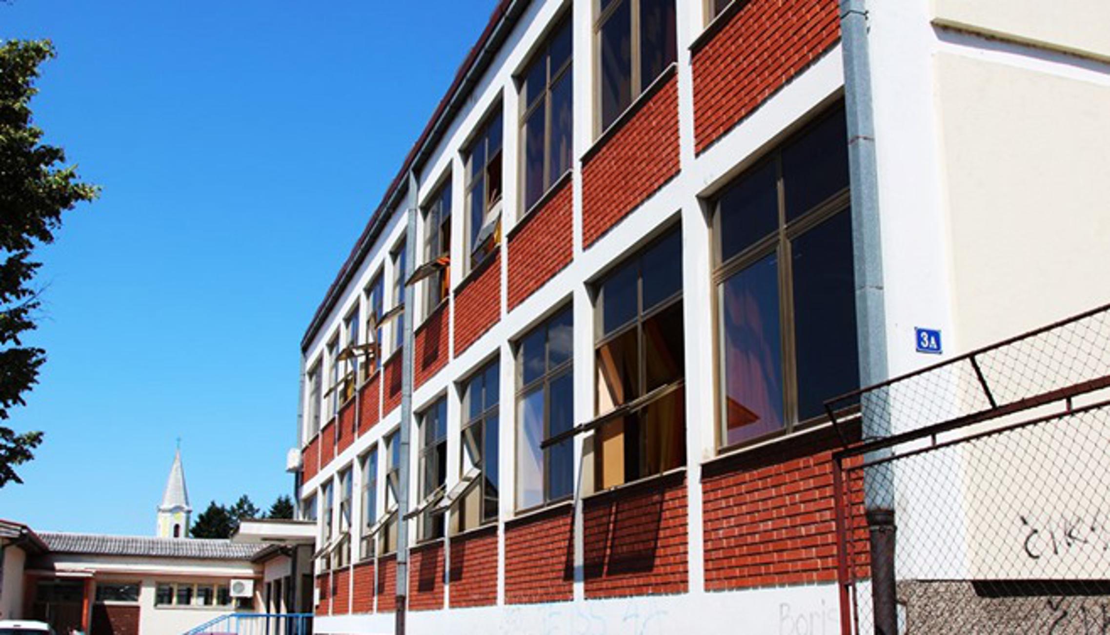 Zgrada Srednje medicinske škole prije obnove