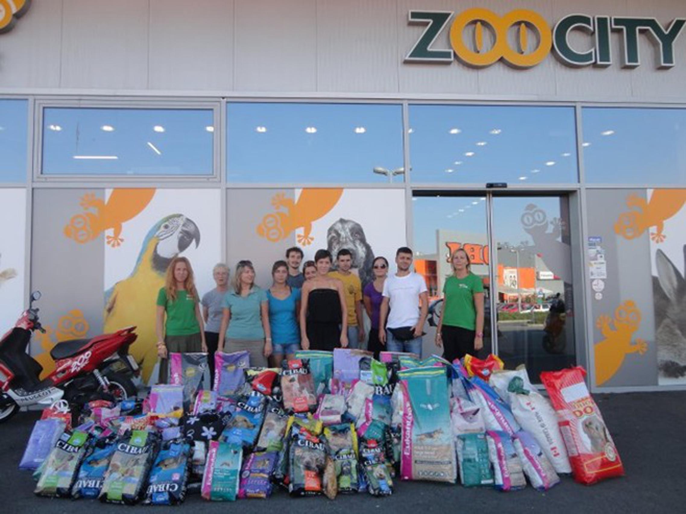 Tvrtka ZOO City donirala hranu za pse i mačke