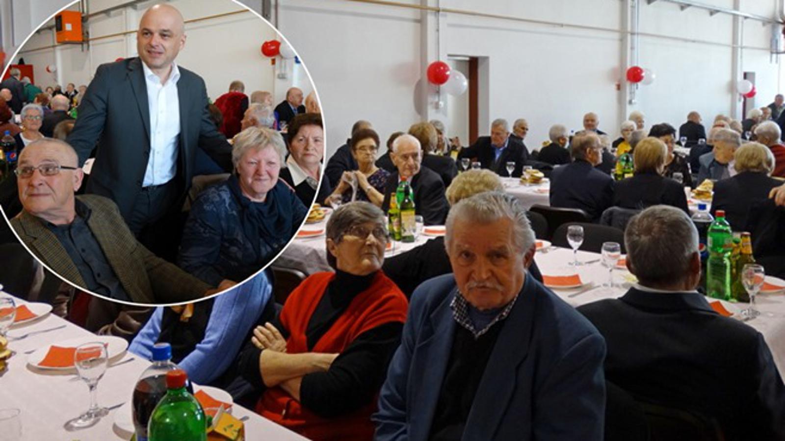 Proslava Valentinova starijih parova s gradonačelnikom Puljašićem