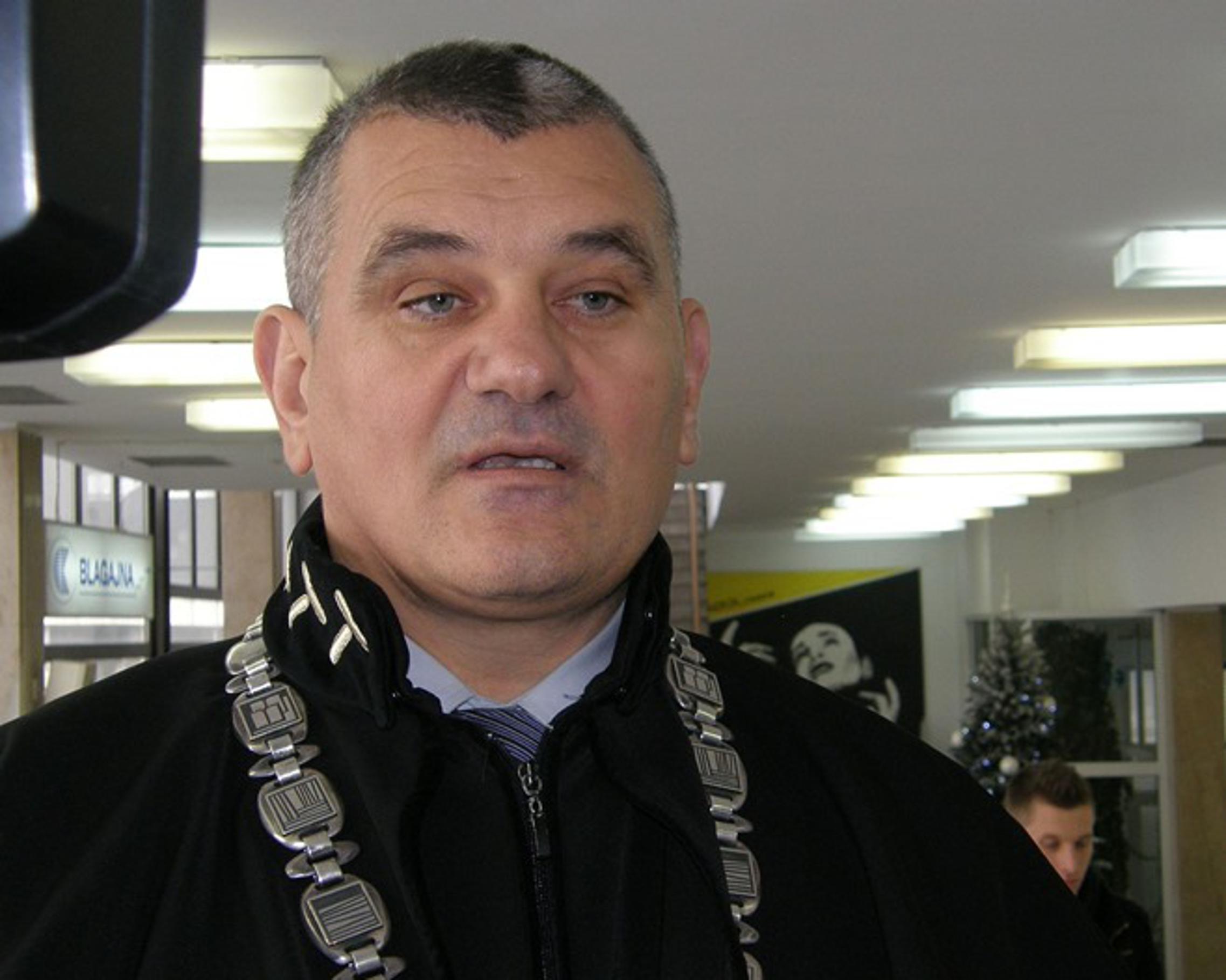 Donedavni dekan Strojarskog fakulteta Ivan Samardžić sada je rektor brodskog Sveučilišta