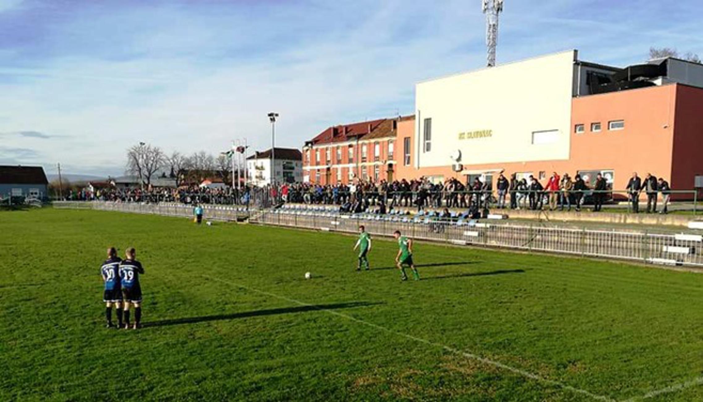 Detalj iz utakmice Slavonac (zeleni) - Omladinac odigranoj u Novoj Kapeli.