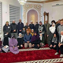 Glavni imam Medžlisa Islamske zajednice u Slavonskom Brodu, Husret ef. Hasanović, s vjernicima
