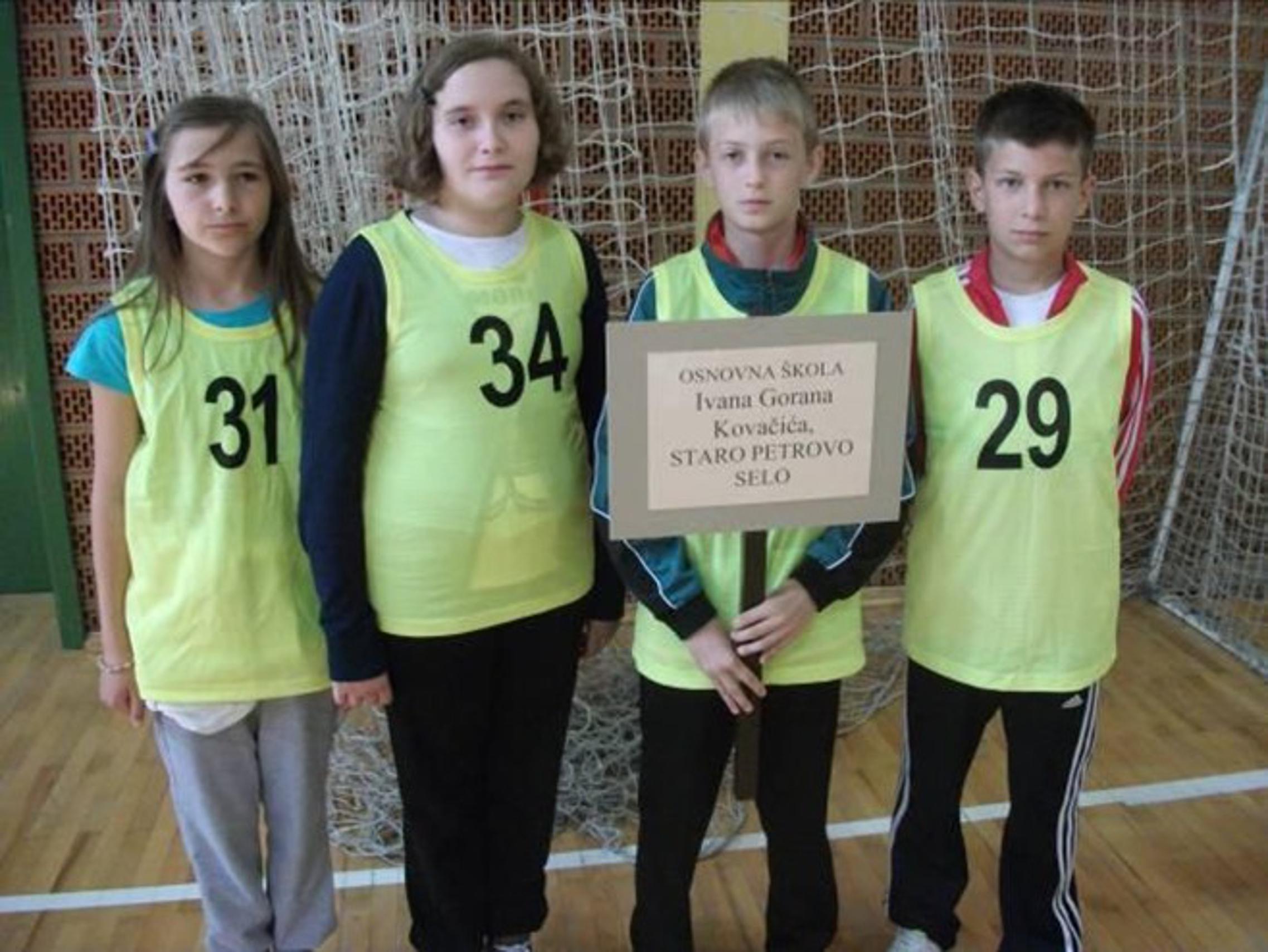 Učenici OŠ "IGK", Staro Petrovo Selo